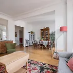 Veeve - A Vision In Vaugirard